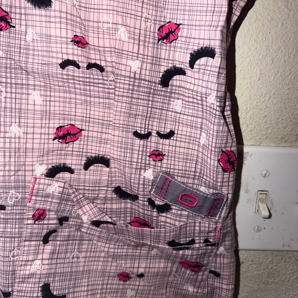 Women's lash Patterned scrub - Picture 2 of 6